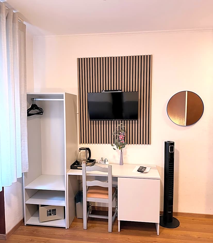 Yasha Hotel