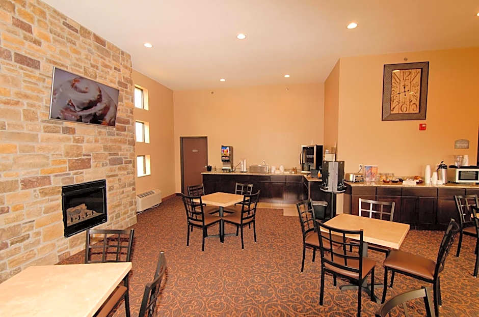 Cobblestone Inn & Suites - Denison | Oak Ridge