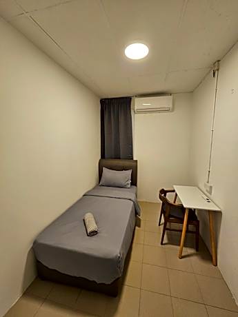 Single Room with Shared Toilet