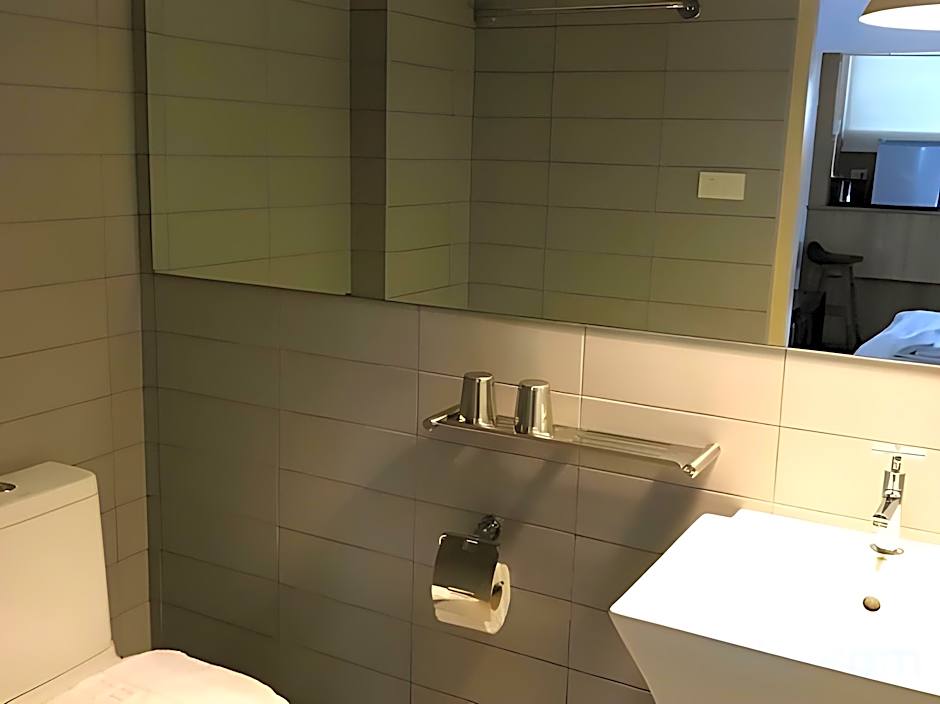 Somewhere to Escape - Hometel