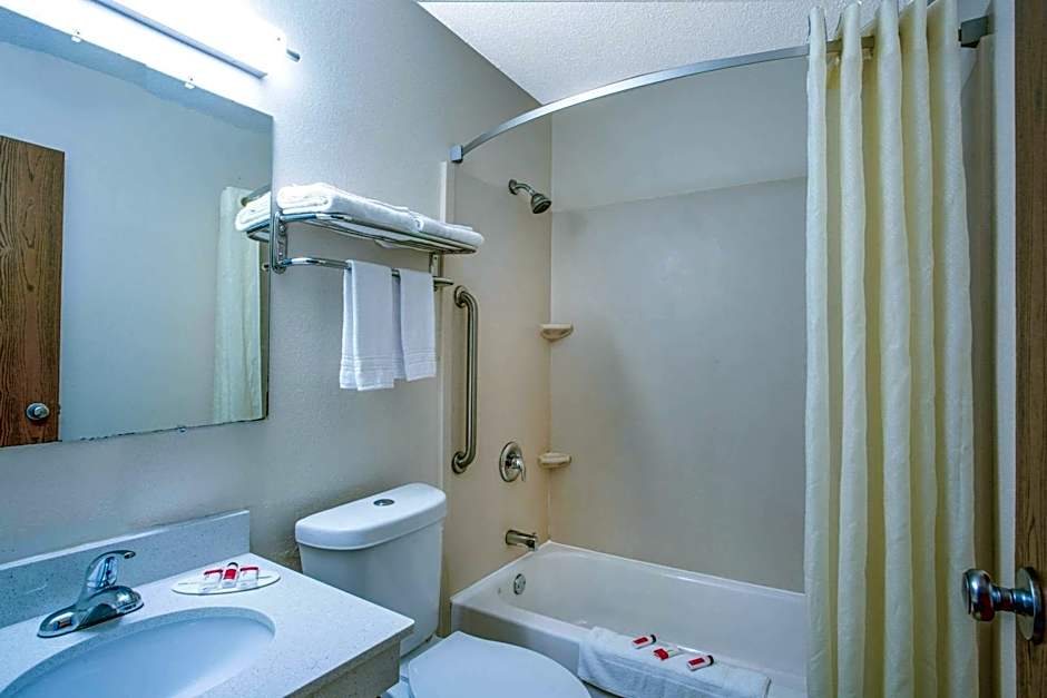 Super 8 by Wyndham Abingdon VA