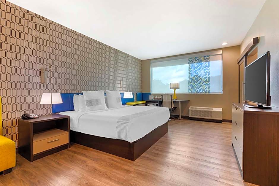 GLo Best Western Dallas South DeSoto