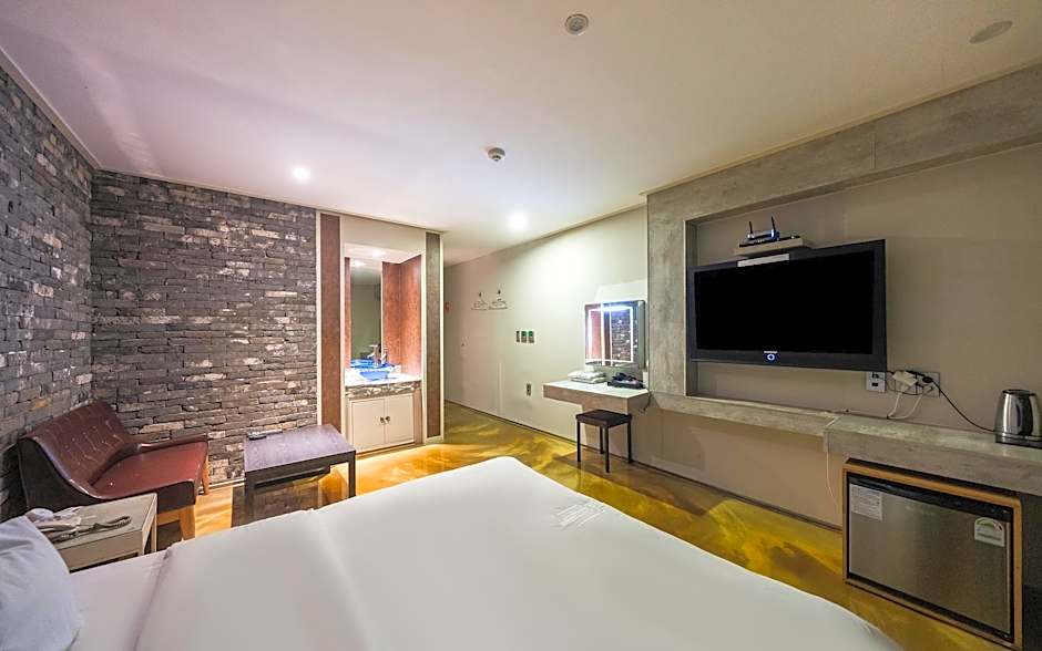 Workers Hotel Ansan by Anook