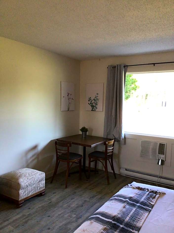 Christina Lake Motel and RV Park