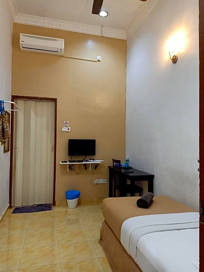 ANGGERIK IMPIAN HOTEL -Best for Travellers at Kuala Berang