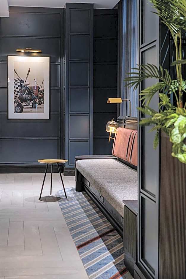 Legend Hotel Lagos Airport, Curio Collection By Hilton