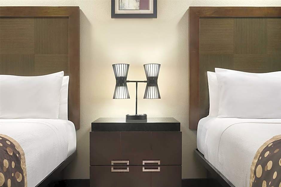 Best Western Premier Crown Chase Inn & Suites