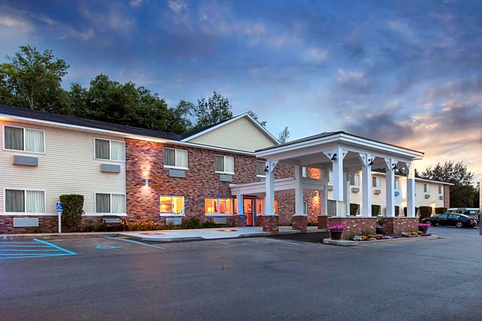 AmericInn by Wyndham Petoskey