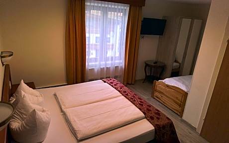 Comfort Triple Room with Shower