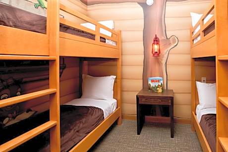 Queen Cabin Suite