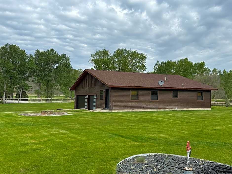 Sportsman Lodge Melrose MT