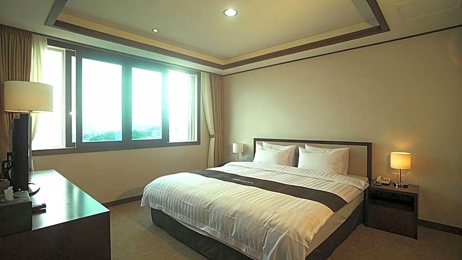 Narsha Tourist Hotel