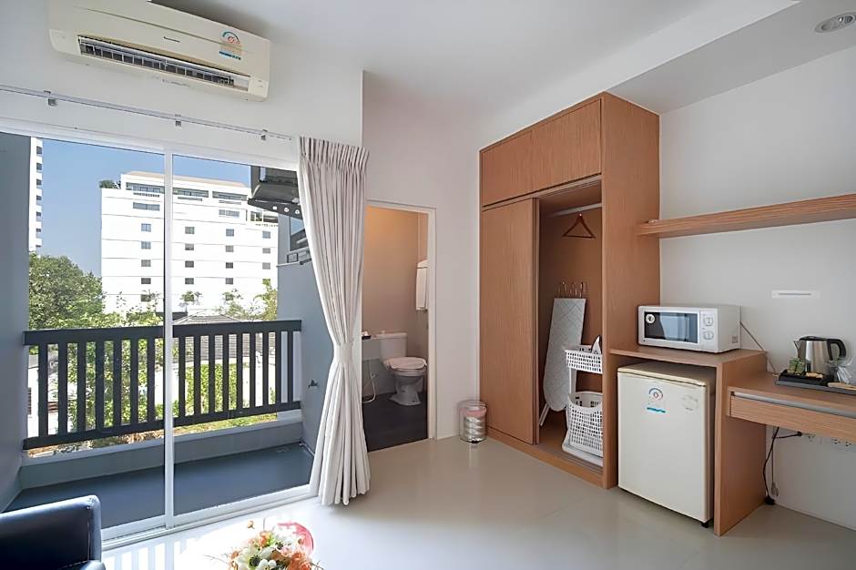 Riski Residence Ngamwongwan