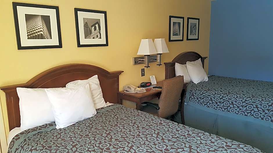 Days Inn by Wyndham College Park Airport Best Road