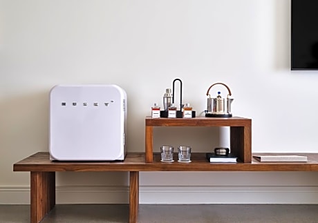 Family Garden Room - Includes Breakfast, Parking and WiFi