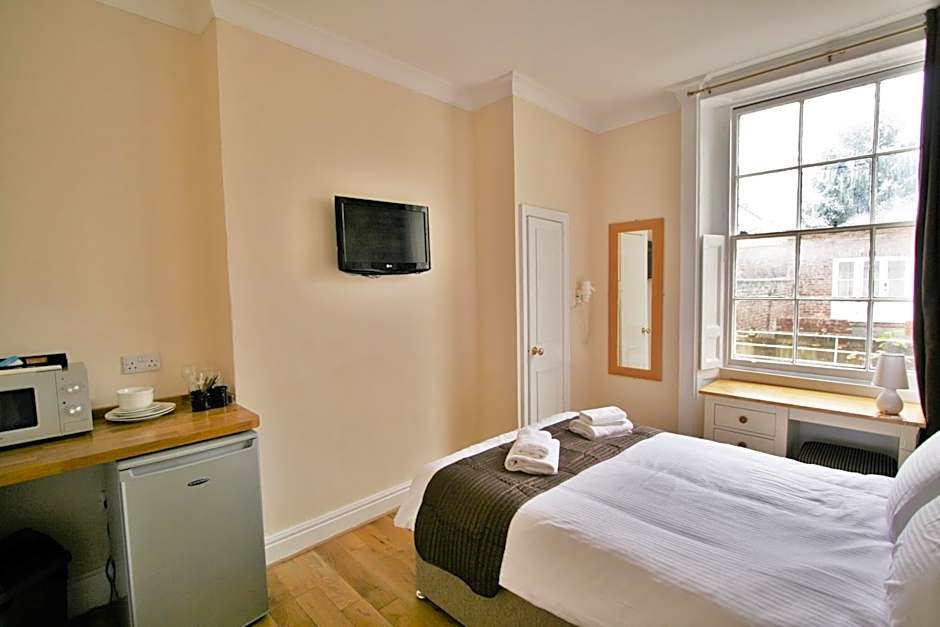 Central Studios Gloucester Place by Roomsbooked