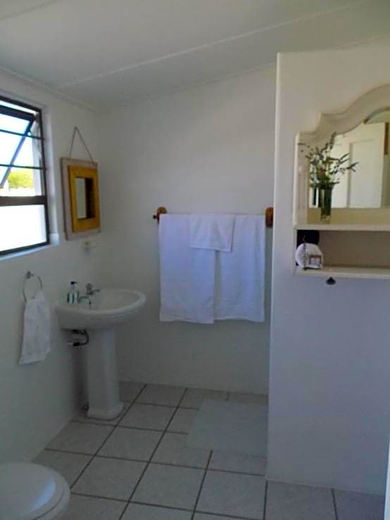 Breeze Inn Guesthouse