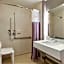 La Quinta Inn & Suites by Wyndham Arlington North Six Flags Drive
