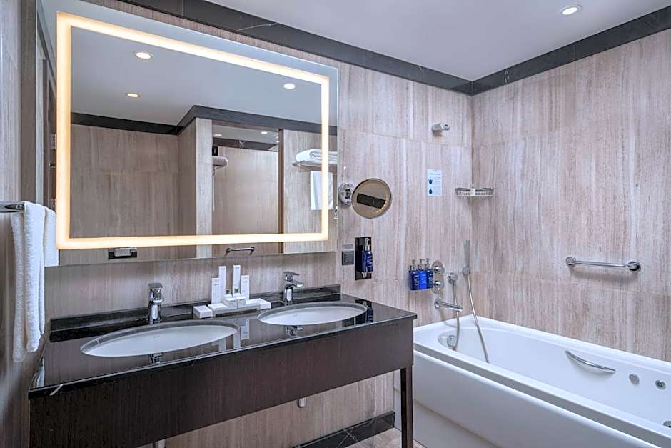 RADISSON BLU LEOGRAND HOTEL