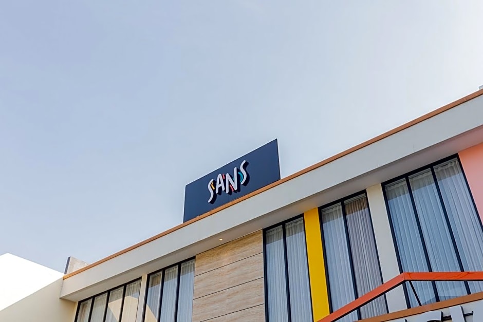 Sans Hotel Box Mansion Surabaya by RedDoorz