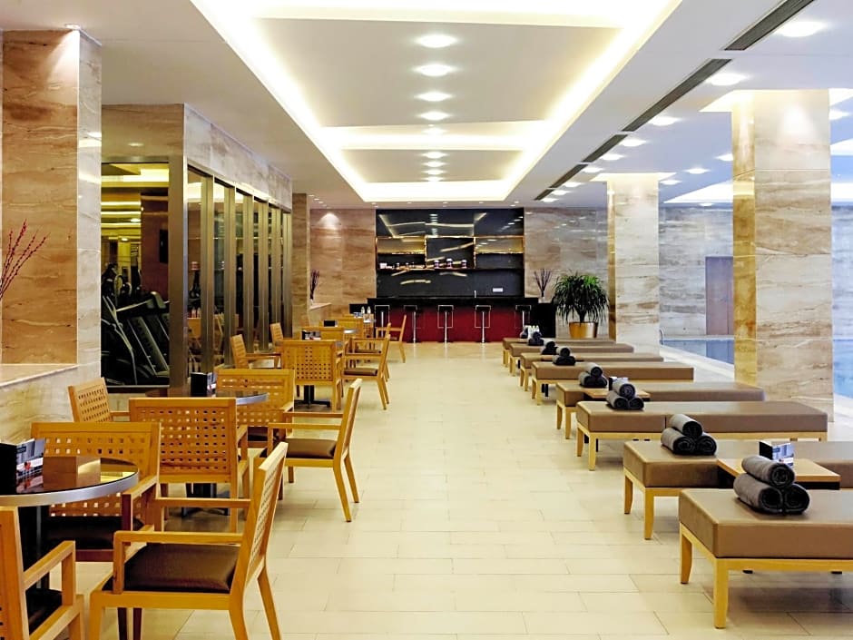 Pullman Linyi Lushang Hotel