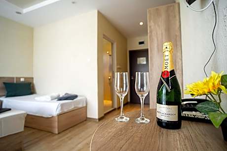 Double or Twin Room with Therapy Procedures