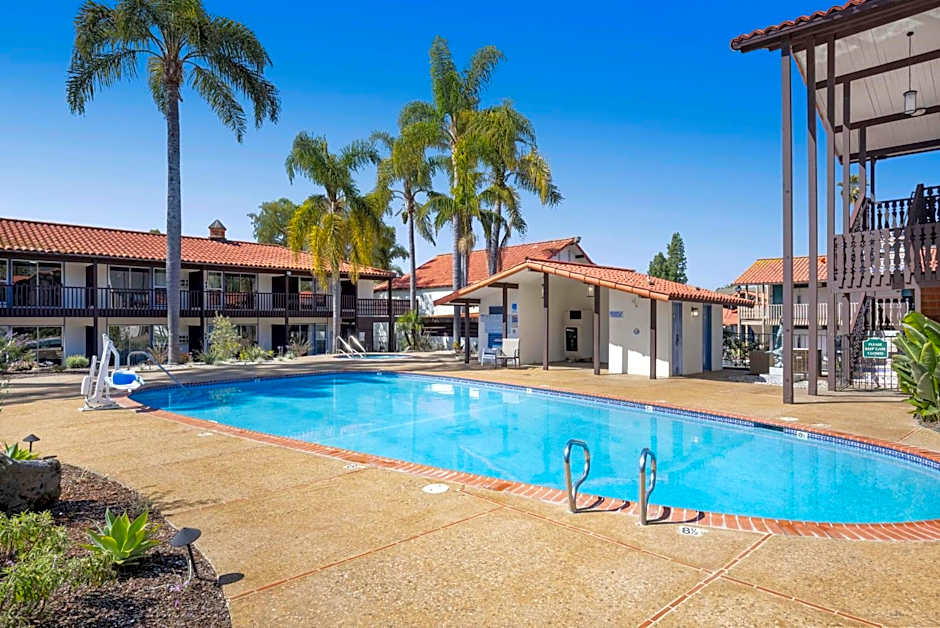 Best Western Plus Pepper Tree Inn