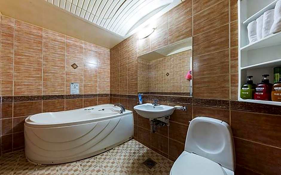 Gongju Hotel del Luna