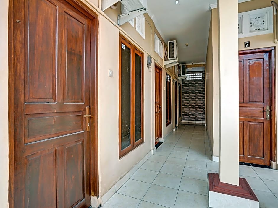 OYO 90908 Handika Jaya Mm