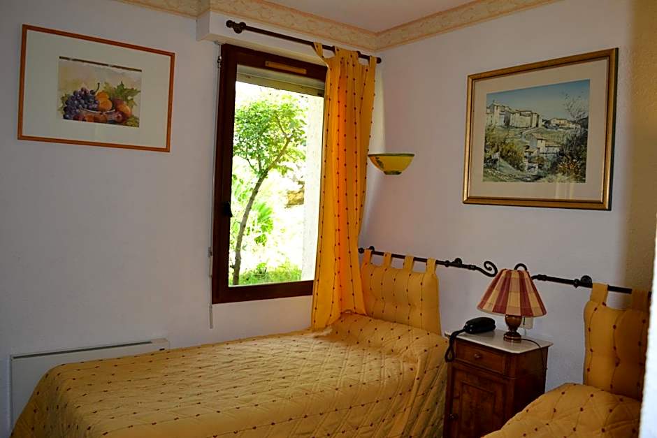 Logis Hôtel Le Vieil Amandier
