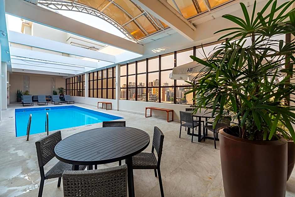 Mercure Curitiba Golden Hotel