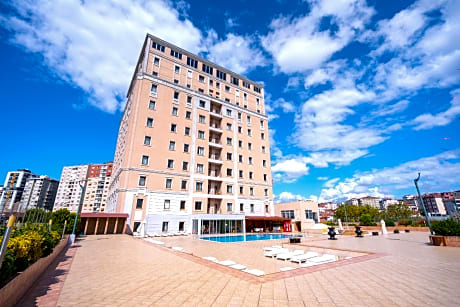 The Green Park Bostanci