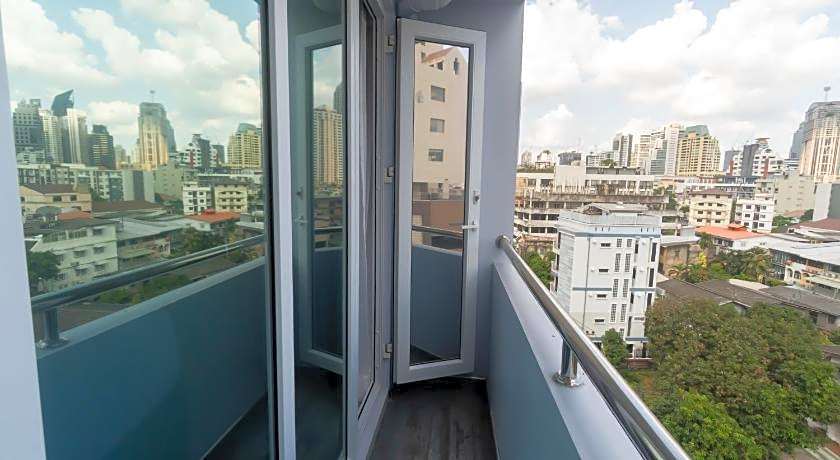 Spark Hotel - MRT Queen Sirikit