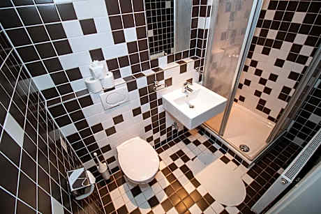 Comfort Two-Bedroom Apartment with Balcony