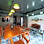 Lynlan Hostel & Cafe