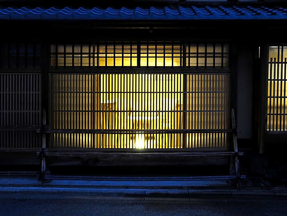 Traditional Kyoto Inn serving Kyoto cuisine IZUYASU