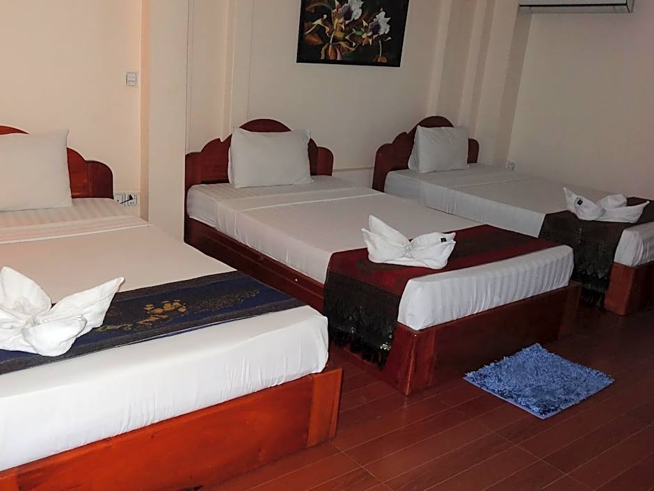 Golden Noura Villa-Pub & Restaurant