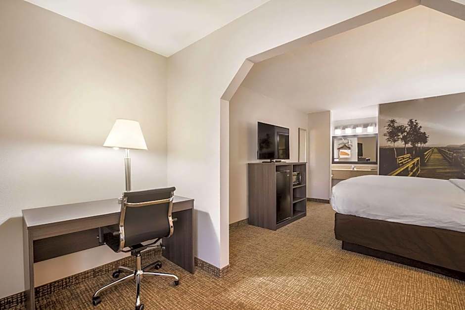 Clarion Pointe Forsyth I-75