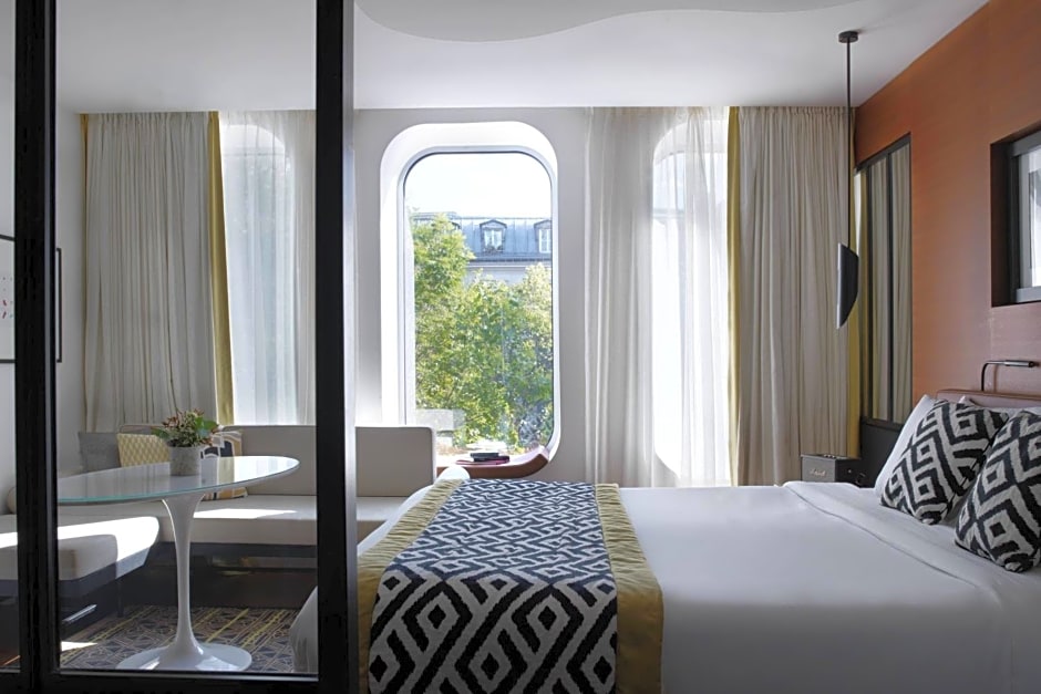 Renaissance by Marriott Paris Republique Hotel