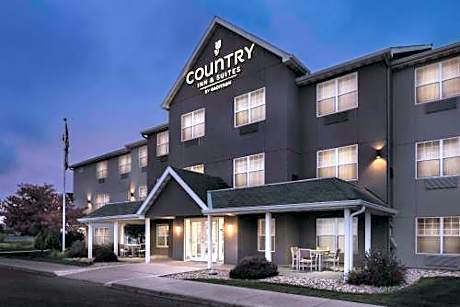 Country Inn & Suites by Radisson, Waterloo, IA
