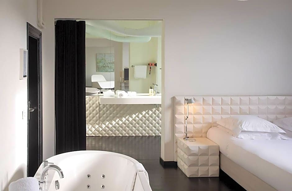 Suites Feek – Antwerp, DC