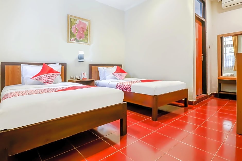 OYO 2225 Catur Adi Putra