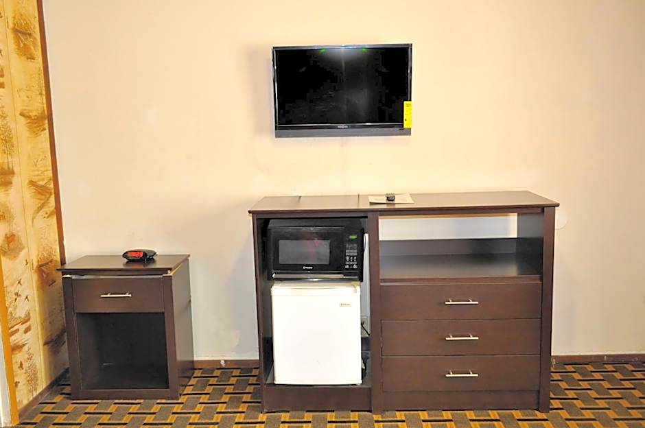 Andrews Motor Inn