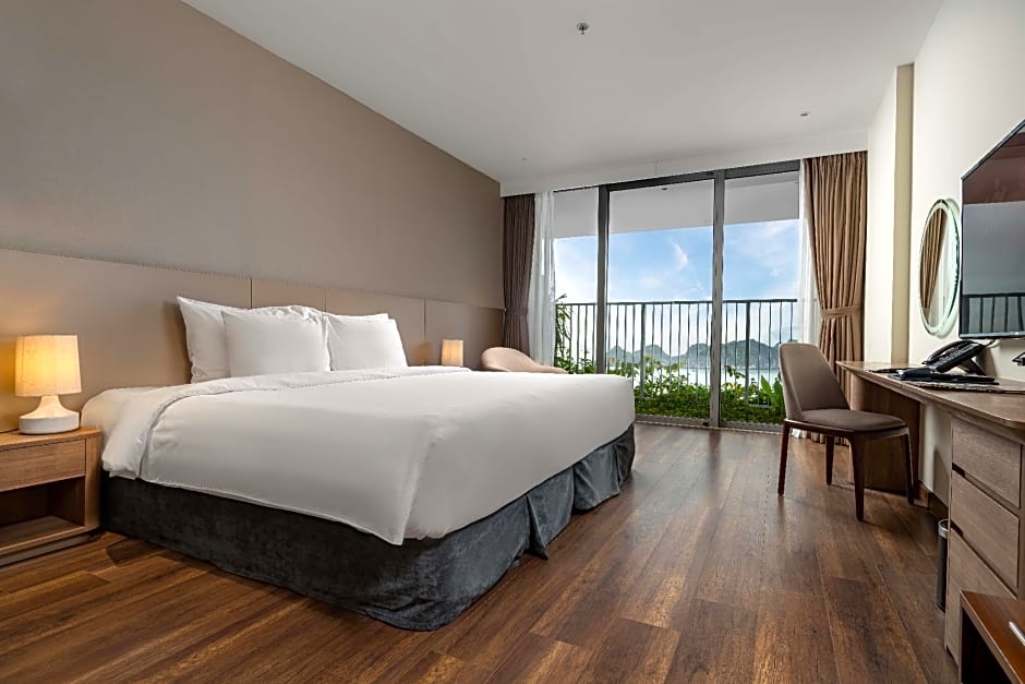 Flamingo Cat Ba Beach Resort