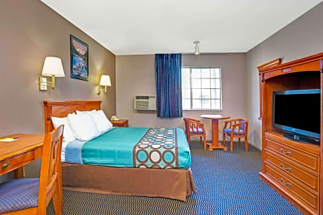 1 Queen Bed Non-Smoking