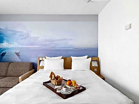 Superior Room with One Double Bed and Sofa