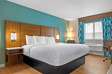 Clarion Pointe Springfield Southeast