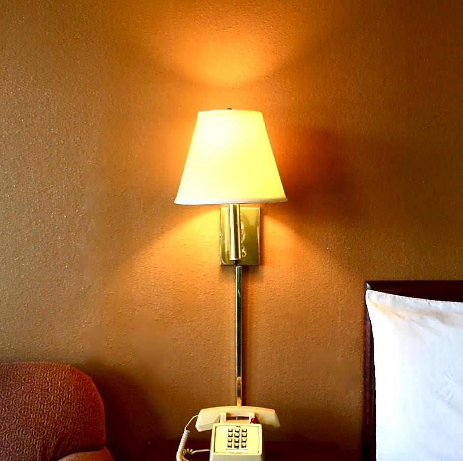 Relax Inn - Monroe
