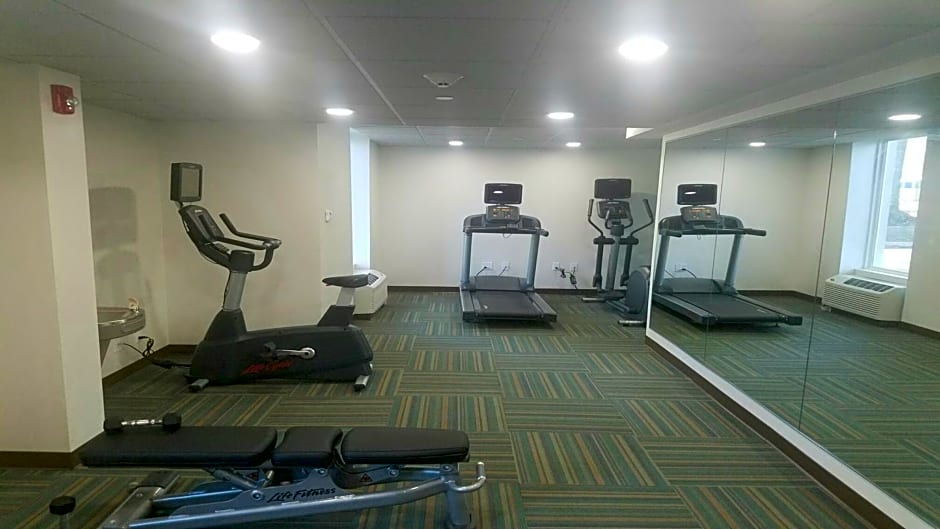 Holiday Inn Express Williamsbrg Busch Gardens Area By IHG