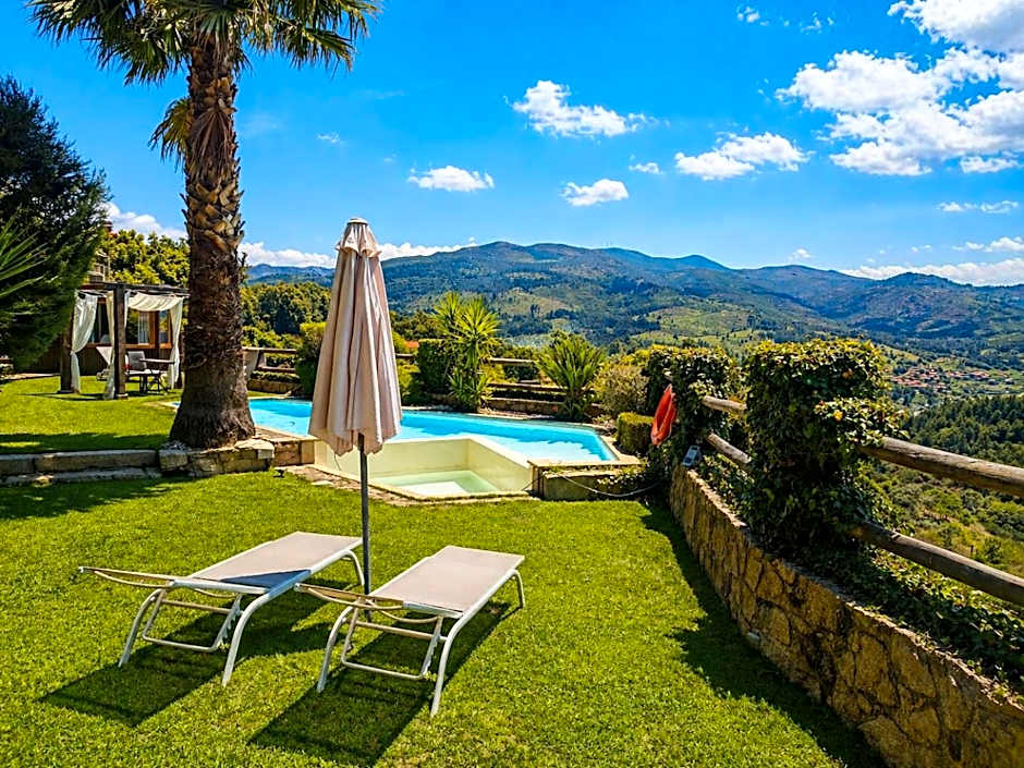 Casa Favo de Mel - Jacuzzi & Piscina - Refúgio na Montanha